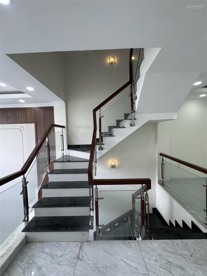 Nhà 5 tầng mặt tiền hẻm 520 16m  full nội thất  sổ hồng riêng