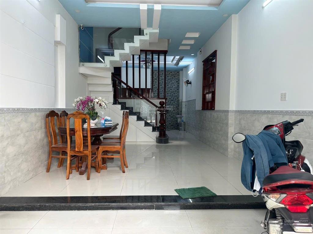 Nhà 3 tầng thông qua đường b hiệp bình  4.5x13 kdc an ninh  hxh  13tr/tháng