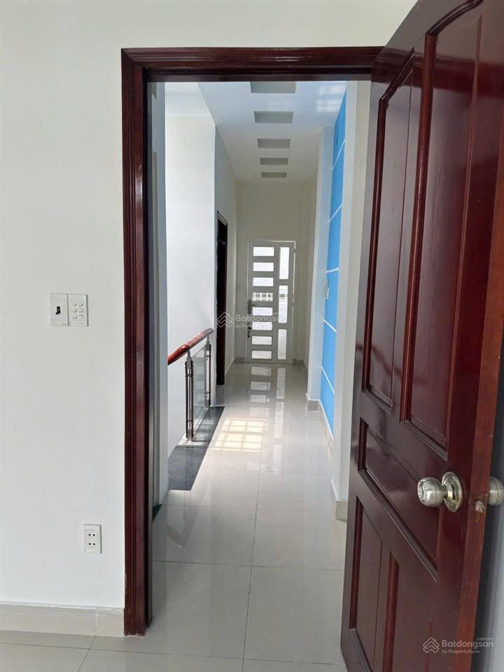 Nhà 3 tầng thông qua đường b hiệp bình  4.5x13 kdc an ninh  hxh  13tr/tháng