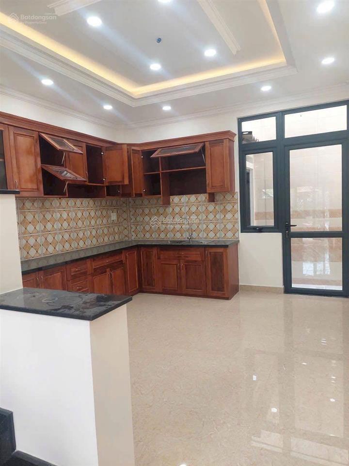 Khu nhà đồng bộ ven sông sg  sát mặt tiền ql13  nhà 4 tầng mới xe hơi đậu trong nhà
