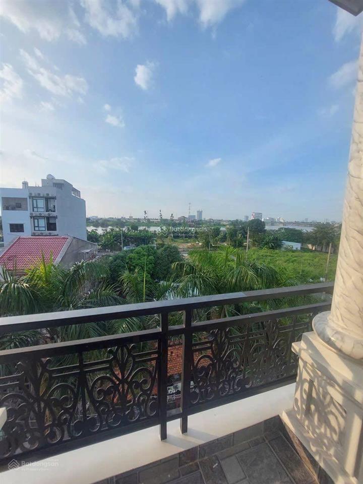 Khu nhà đồng bộ ven sông sg  sát mặt tiền ql13  nhà 4 tầng mới xe hơi đậu trong nhà