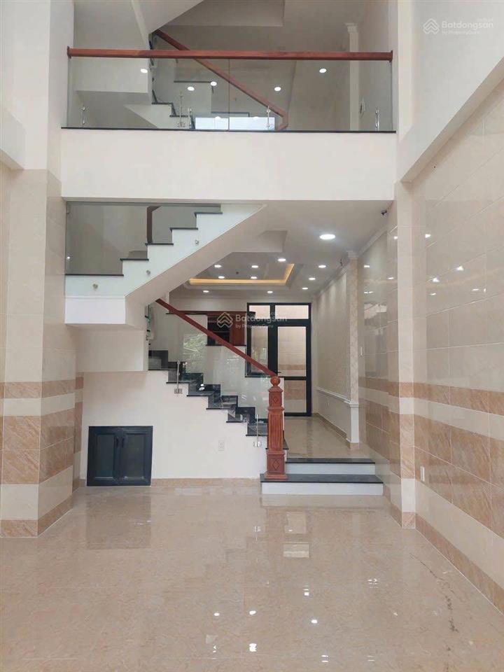 Khu nhà đồng bộ ven sông sg  sát mặt tiền ql13  nhà 4 tầng mới xe hơi đậu trong nhà