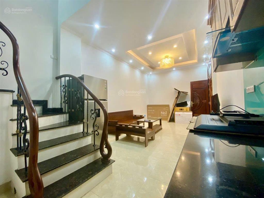 Bán nhà 5 tầng  ngõ 80 hoa lâm  sau big c long biên