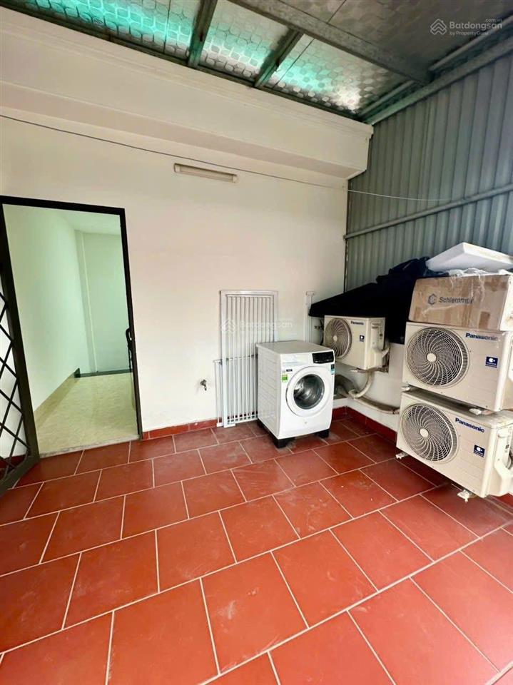 Bán nhà 5 tầng  ngõ 80 hoa lâm  sau big c long biên