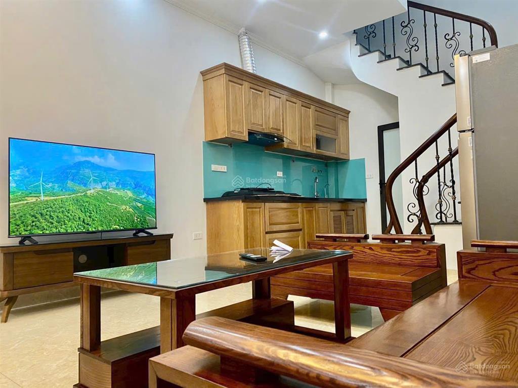 Bán nhà 5 tầng  ngõ 80 hoa lâm  sau big c long biên