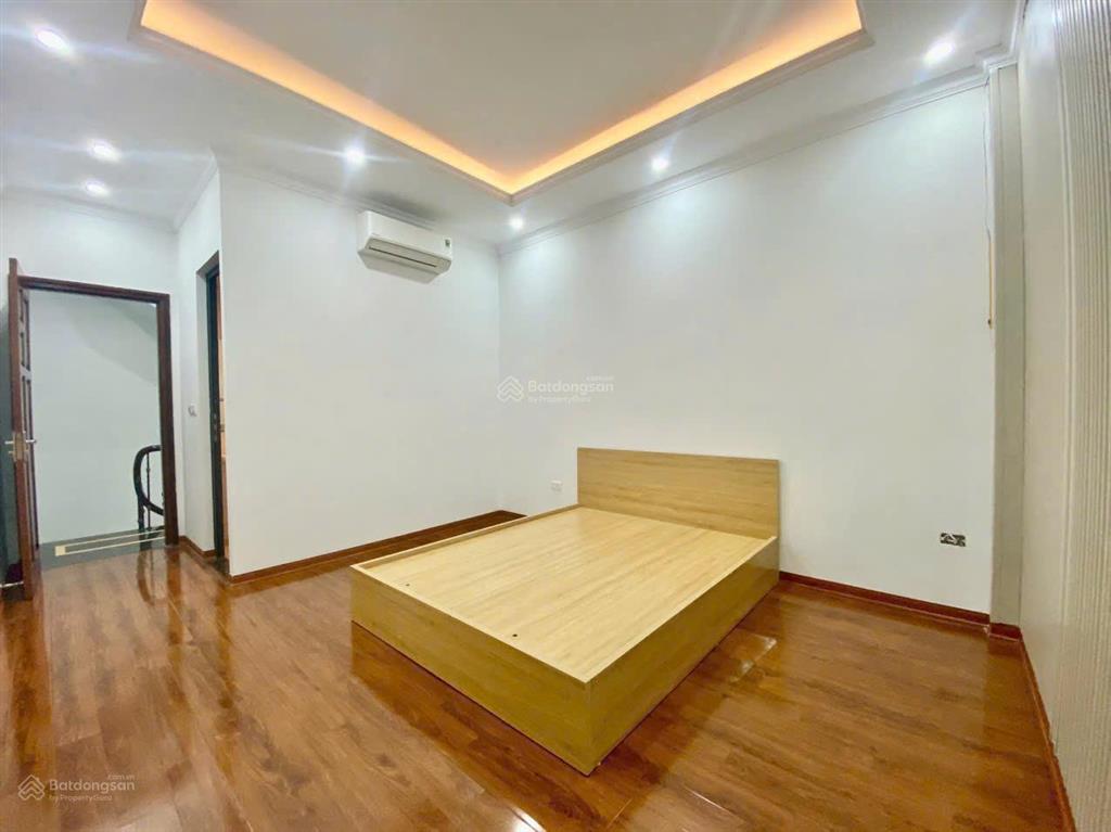 Bán nhà 5 tầng  ngõ 80 hoa lâm  sau big c long biên