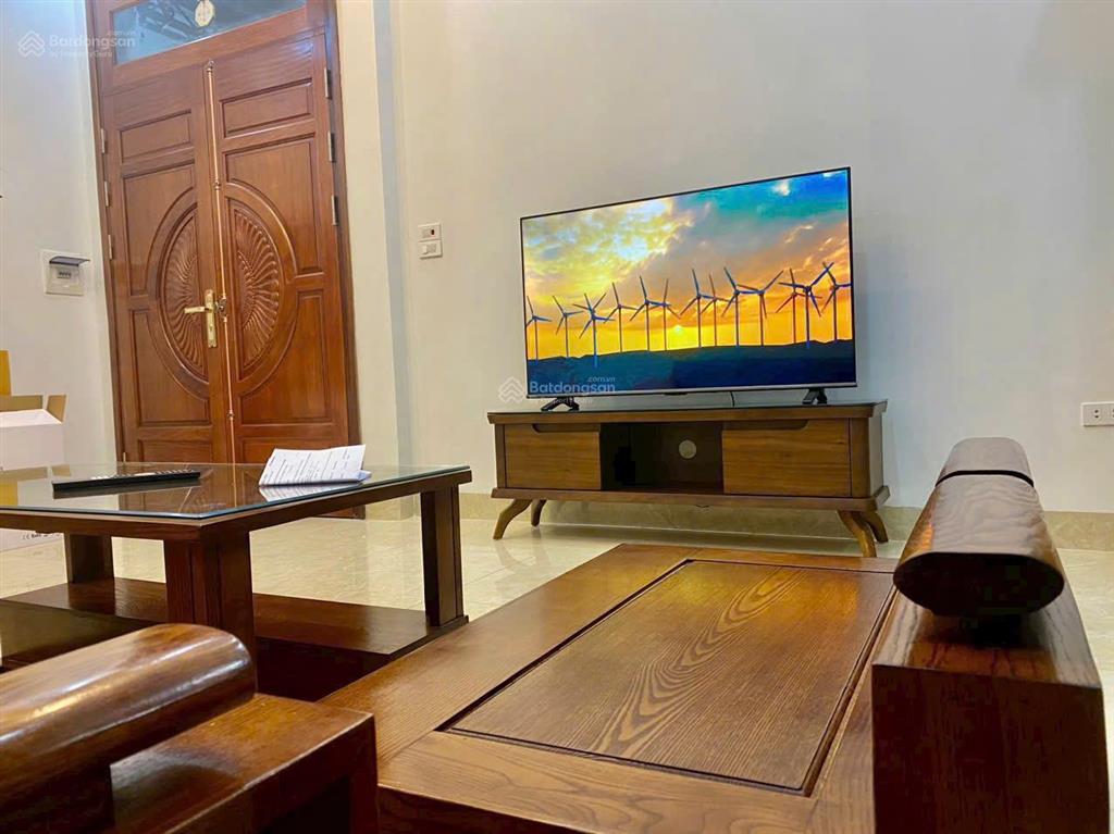 Bán nhà 5 tầng  ngõ 80 hoa lâm  sau big c long biên