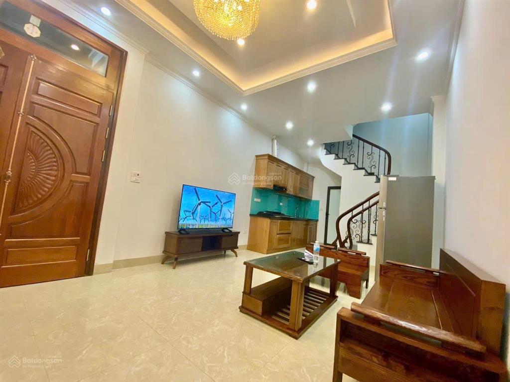 Bán nhà 5 tầng  ngõ 80 hoa lâm  sau big c long biên