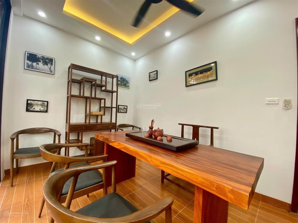 Bán nhà ngõ bồ đề vị trí đẹp  ngõ thoáng  full nội thất dt 40m2 giá 9.6 tỷ