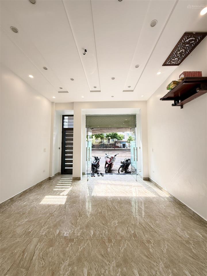Siêu phẩm mặt phố đàm quang trung giá chỉ bằng mặt ngõ dt 45m2 18.5 tỷ