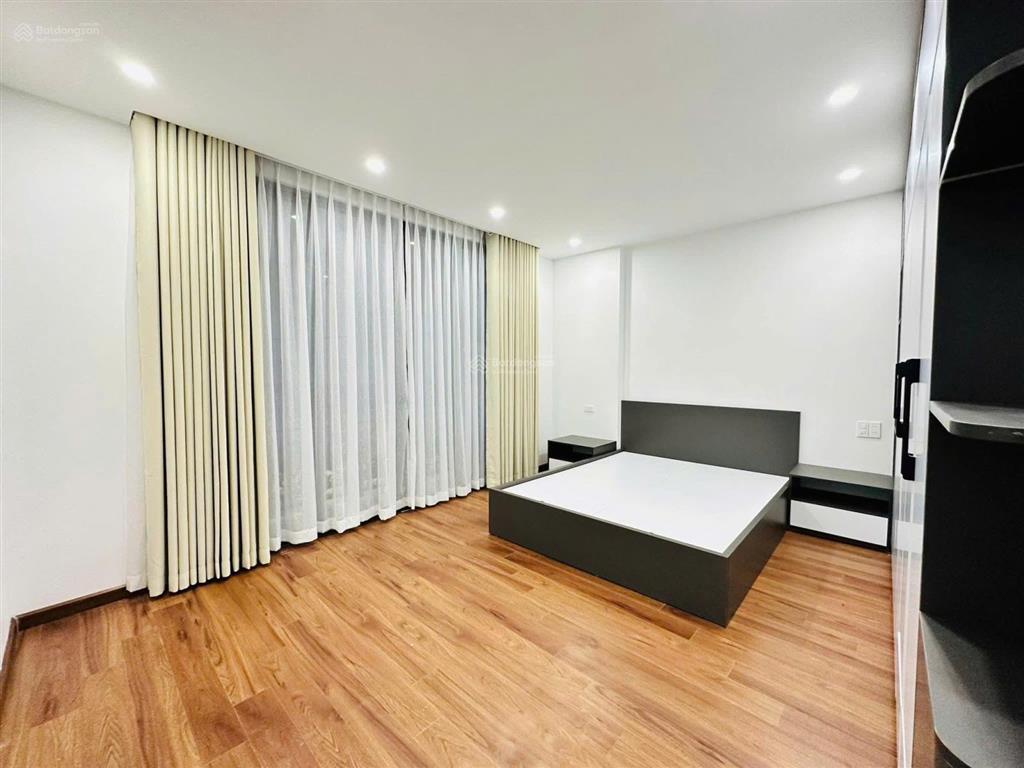 Chỉ 14.2 tỷ  phân lô ôtô vào nhà  7 tầng thang máy  mặt tiền 6m  nguyễn văn linh, long biên, hn
