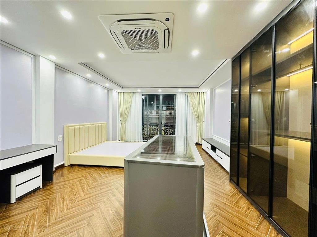Chỉ 14.2 tỷ  phân lô ôtô vào nhà  7 tầng thang máy  mặt tiền 6m  nguyễn văn linh, long biên, hn