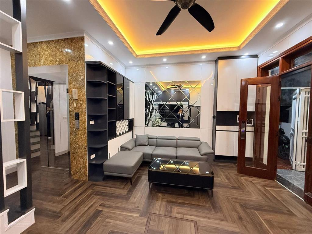 9.9 tỷ | 46m x 5 tầng | thang máy | ô tô đỗ cửa cổ linh  long biên