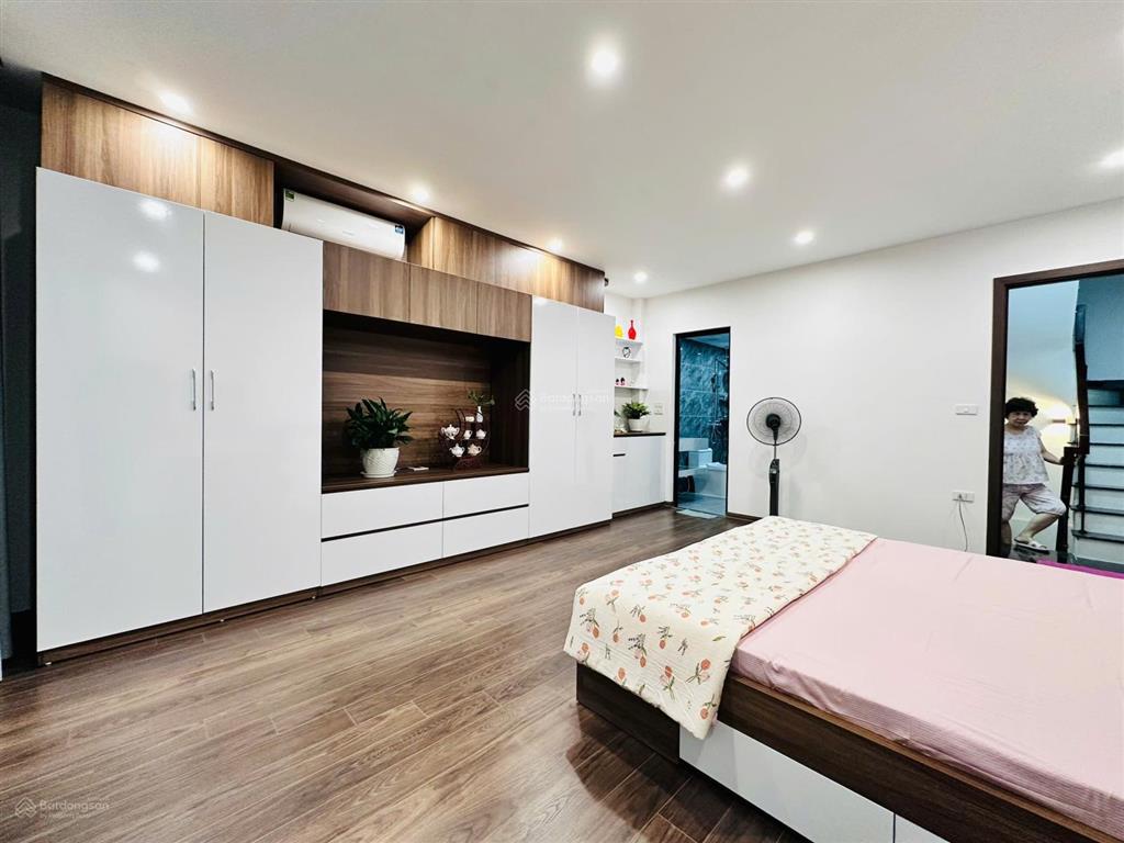 Cực hiếm  11.7 tỷ  39m2 x 6t thang máy  hoàng hoa thám, ba đình, hn