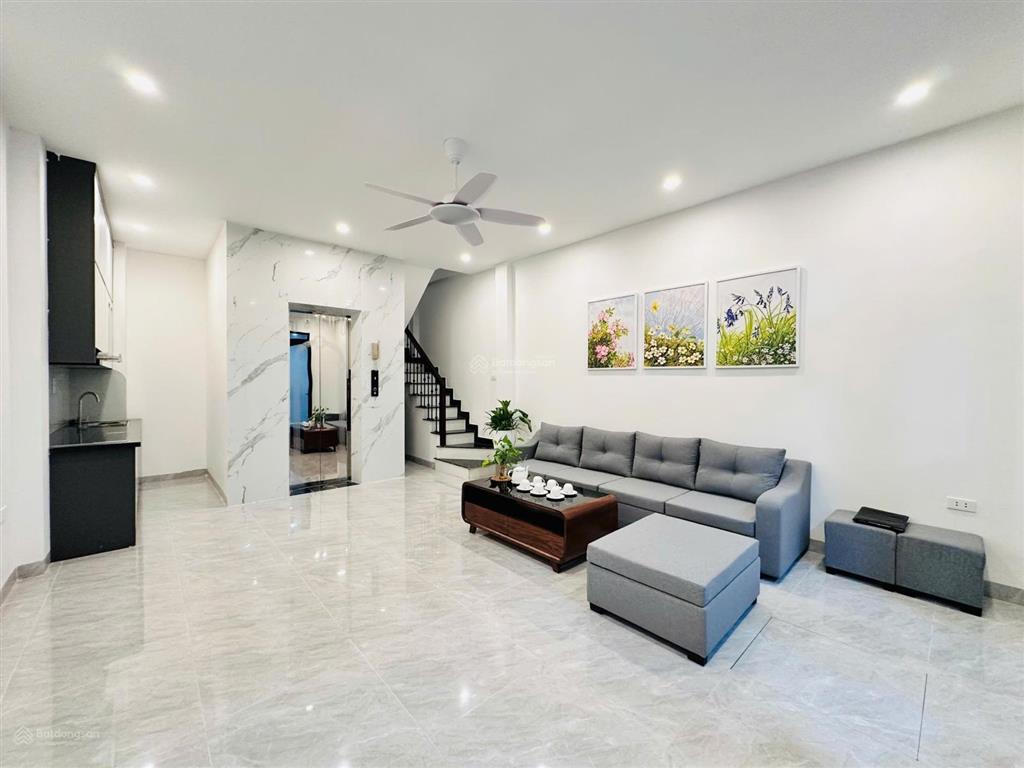 Cực hiếm  11.7 tỷ  39m2 x 6t thang máy  hoàng hoa thám, ba đình, hn