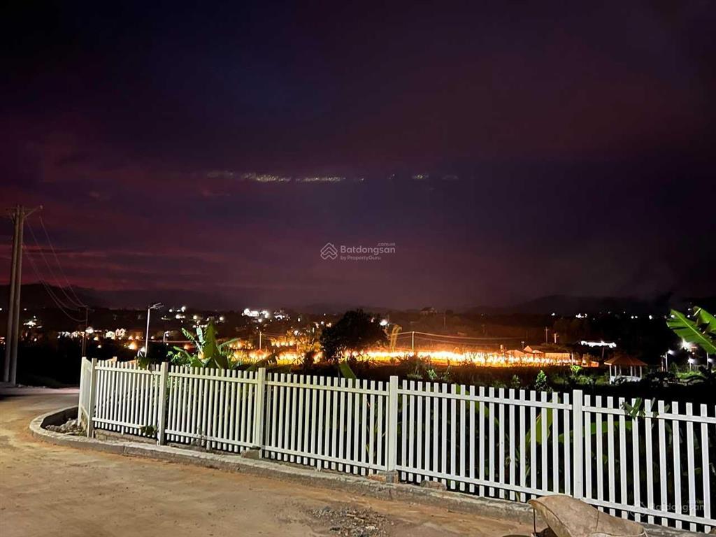 Đất full thổ cư ven đà lạt. sát đồi thông cực kì phù hợp để làm nhà nghỉ dưỡng. hạ tầng hoàn thiện
