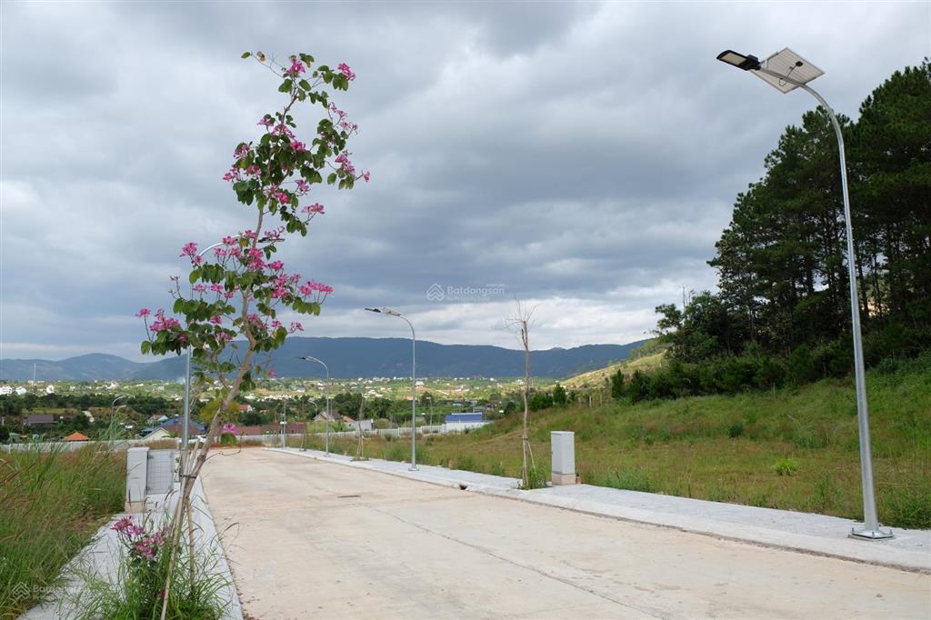 Đất thổ cư ngoại ô đà lạt. đất full hạ tầng. gần sân bay, nút giao cao tốc. giá đầu tư