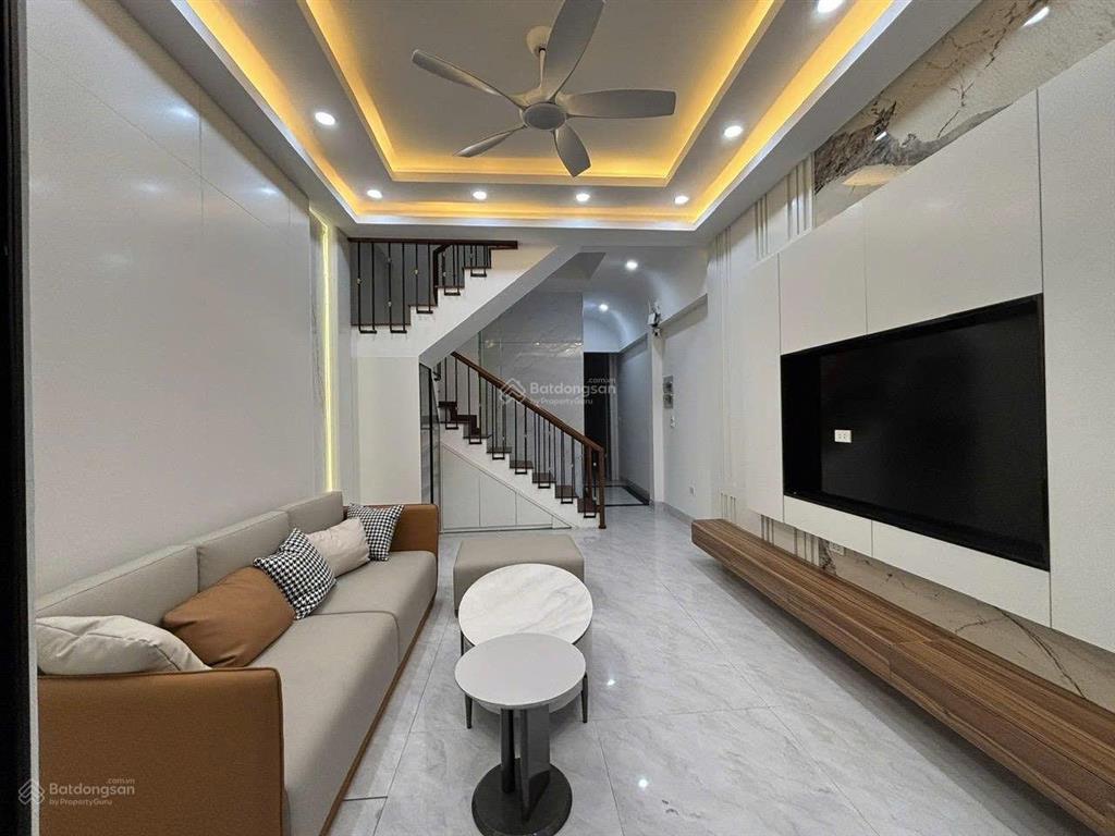 Cần bán gấp nhà trung văn  nam từ liêm, 68m2 x 3 tầng thang máy, gần phố cách ô tô 30m giá 10 tỷ