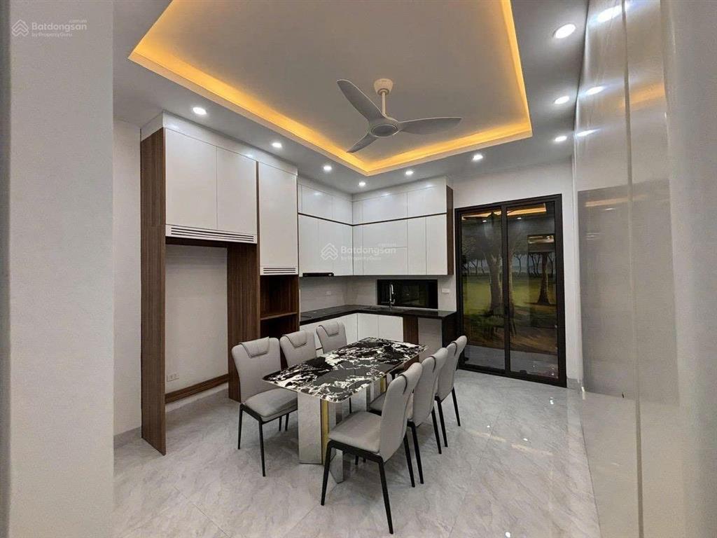 Cần bán gấp nhà trung văn  nam từ liêm, 68m2 x 3 tầng thang máy, gần phố cách ô tô 30m giá 10 tỷ