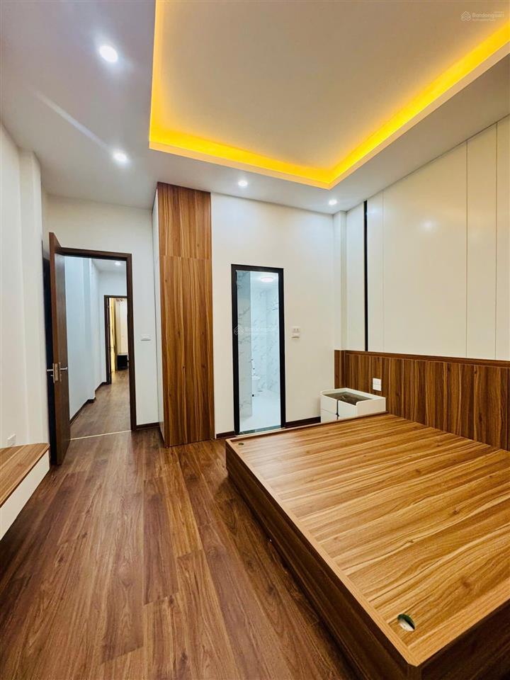 Cần bán gấp nhà trung văn  nam từ liêm, 68m2 x 3 tầng thang máy, gần phố cách ô tô 30m giá 10 tỷ