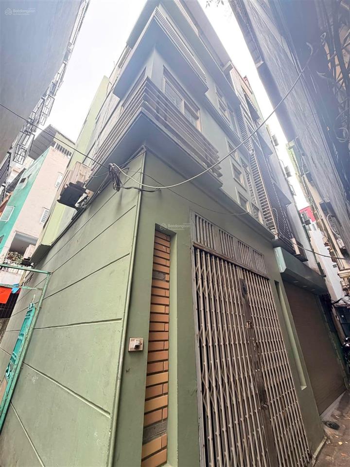 Bán nhà sát đường cầu giấy  lô góc  dân xây thoáng sáng 38m2 x 5 tầng giá 9 tỷ có thương lượng