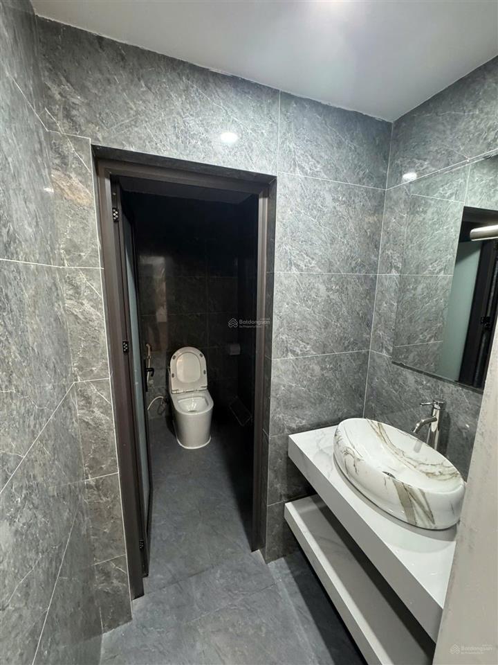 Bán căn nhà riêng cổ nhuế 35m2 x 6 tầng thang máy  sổ đỏ vuông đẹp giá 8 tỷ có tl