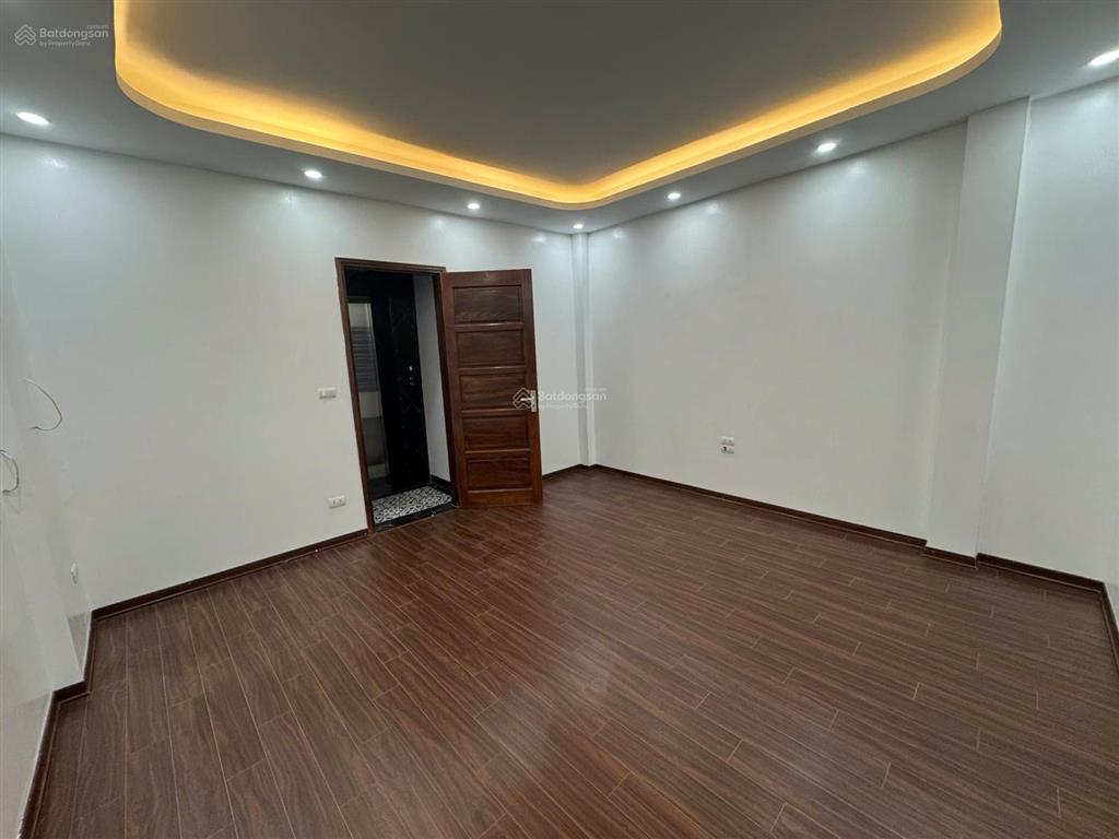 Bán căn nhà riêng cổ nhuế 35m2 x 6 tầng thang máy  sổ đỏ vuông đẹp giá 8 tỷ có tl