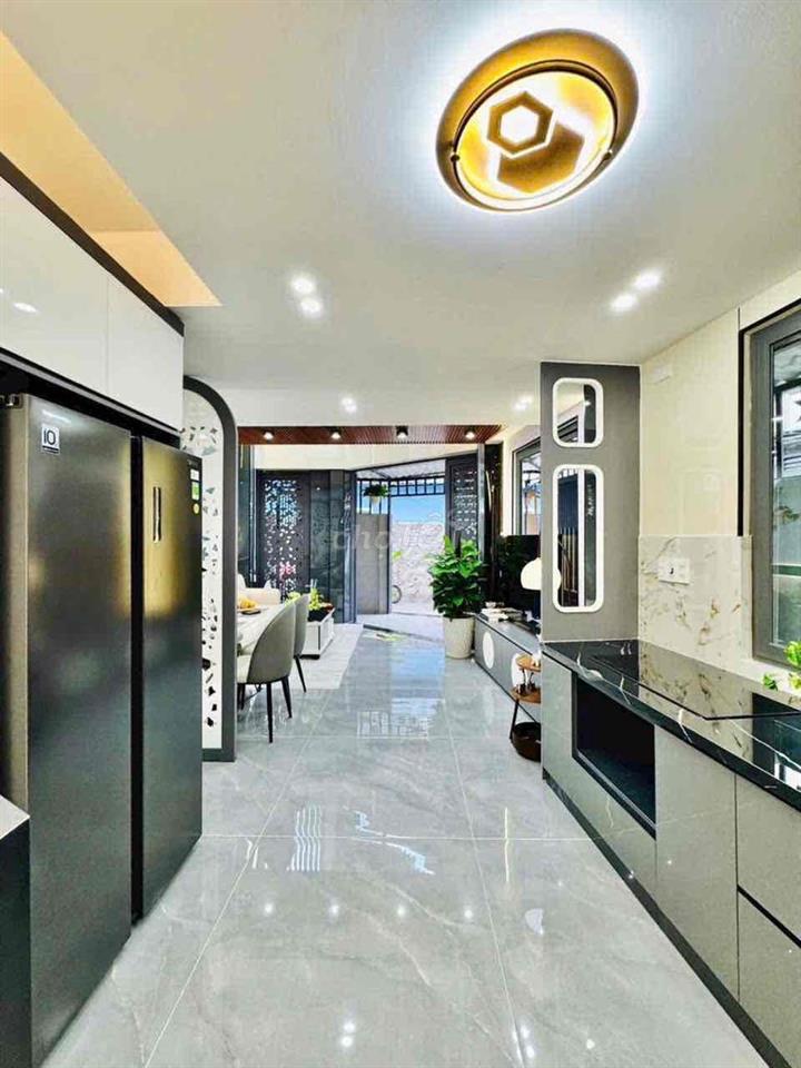 Góc 2MT xe hơi thông - 5x9m đúc 3 lầu ST - Full nội thất - QUANG TRUNG