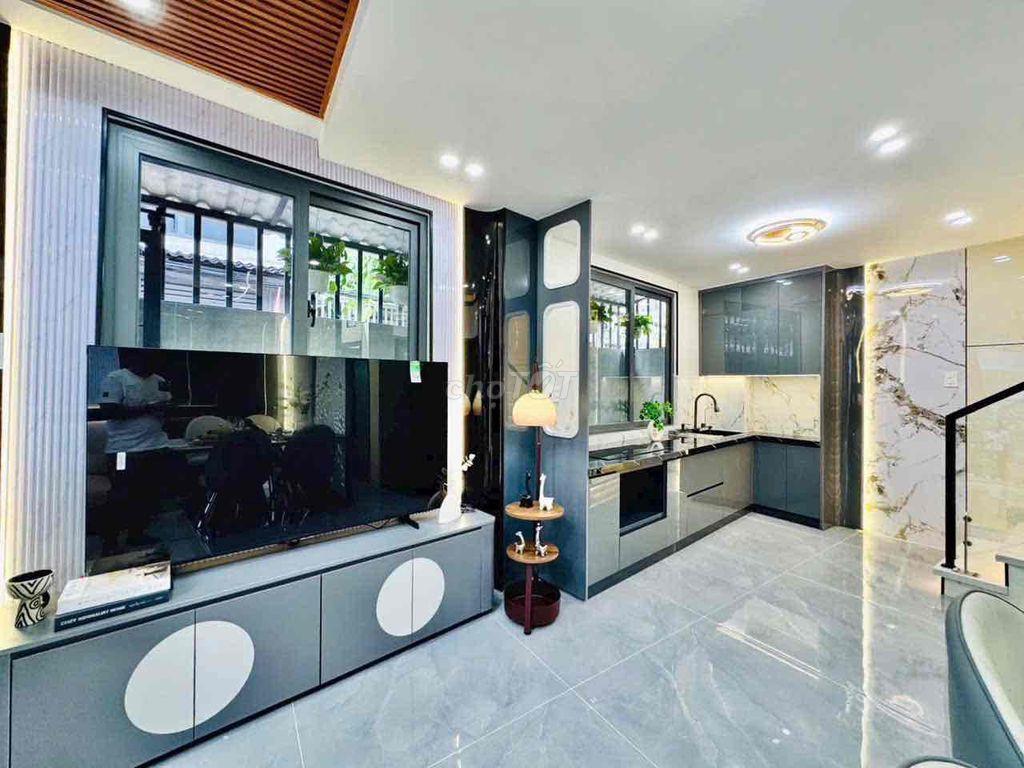 Góc 2MT xe hơi thông - 5x9m đúc 3 lầu ST - Full nội thất - QUANG TRUNG