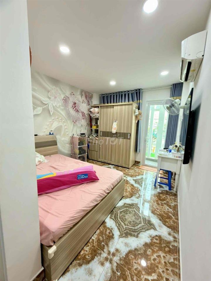 NHÀ 45m2 đúc 1 LẦU - HXH 6m quay đầu - ngay CityLand và UB quận