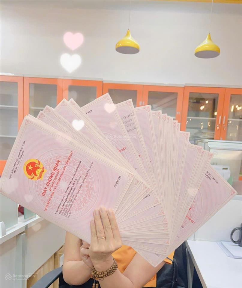 Khách đi nước ngoài cần bán gấp đất nền diamond city