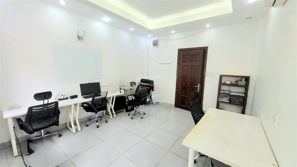 Chính chủ cho thuê vp, sẵn sàng nội thất, không phụ thu ngoài giờ