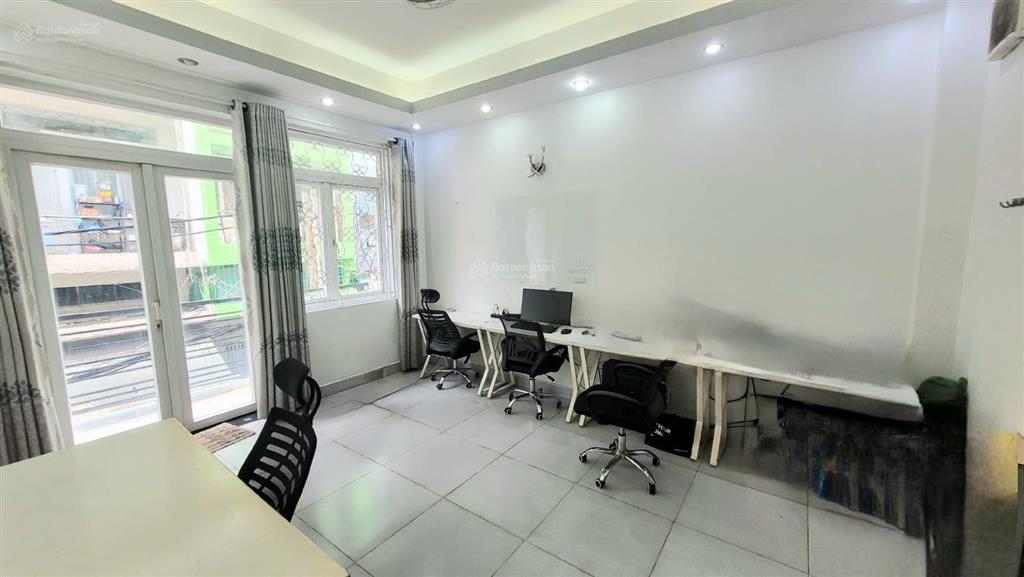 Chính chủ cho thuê vp, sẵn sàng nội thất, không phụ thu ngoài giờ