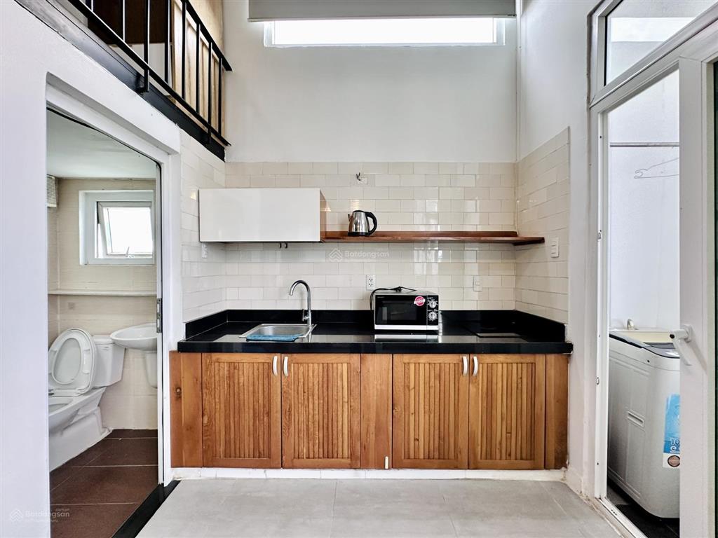 Căn hộ dịch vụ duplex  ban công mini  lý phục man quận 7 full nội thất giá rẻ