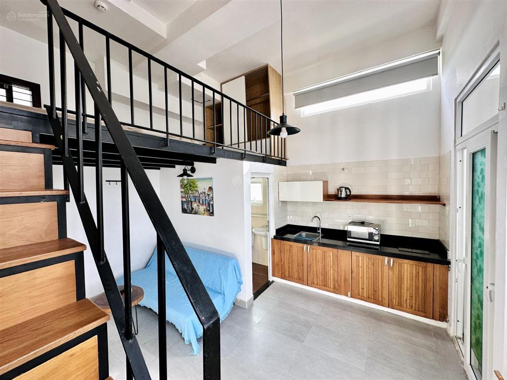 Căn hộ dịch vụ duplex  ban công mini  lý phục man quận 7 full nội thất giá rẻ