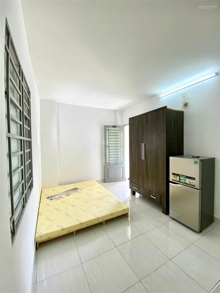 Phòng cho thuê full nội thất giá siêu mềm, đẹp rẻ, cửa sổ ánh sáng ngay hẻm 502 huỳnh tấn phát q7