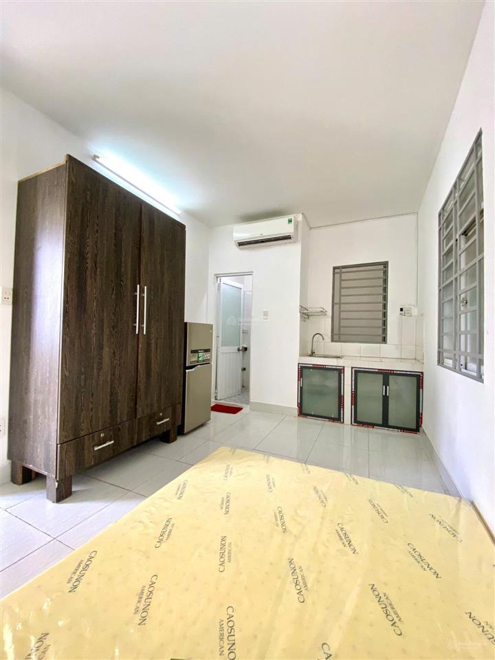 Phòng cho thuê full nội thất giá siêu mềm, đẹp rẻ, cửa sổ ánh sáng ngay hẻm 502 huỳnh tấn phát q7