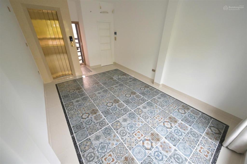 Chính chủ bán nhà 7 tầng mặt phố 258 đường bưởi ba đình cũ chỉ hơn 13 tỷ