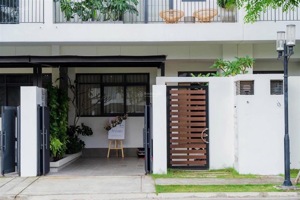 Trực tiếp từ cdt becamex tokyu căn nhà phố còn lại tại trung tâm tp mới bình dương