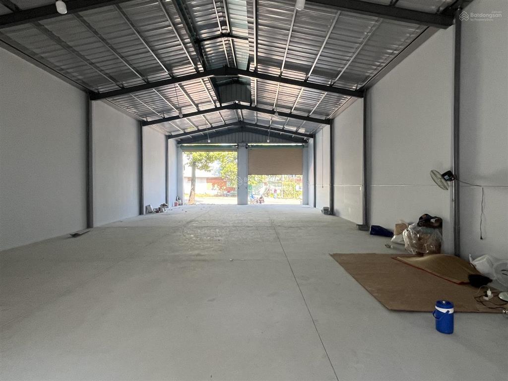 Cho thuê xưởng mới 260m2 tân bình dĩ an đường nhựa xe tải hết tấn