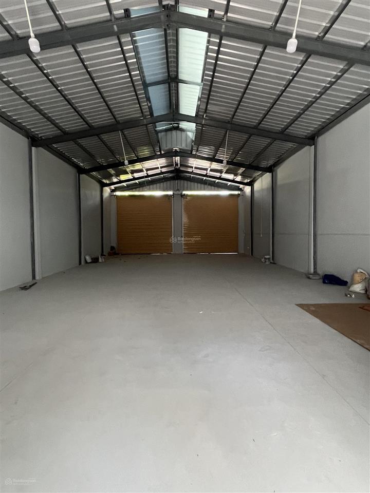 Cho thuê xưởng mới 260m2 tân bình dĩ an đường nhựa xe tải hết tấn