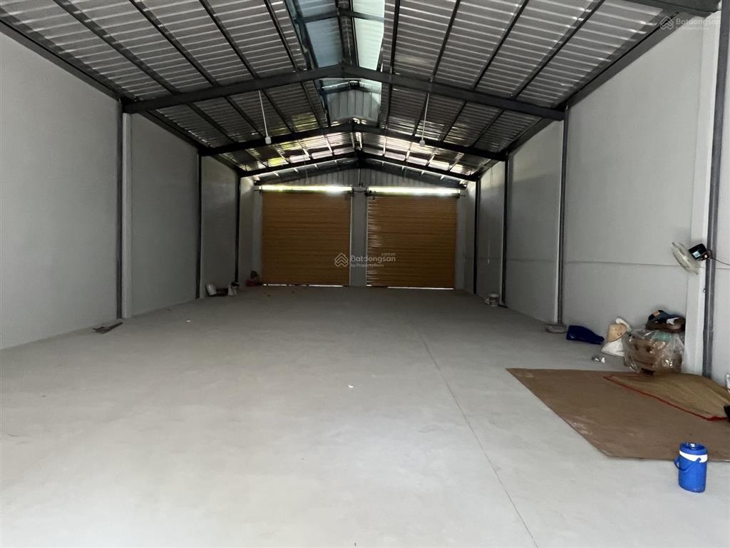 Cho thuê xưởng mới 260m2 tân bình dĩ an đường nhựa xe tải hết tấn
