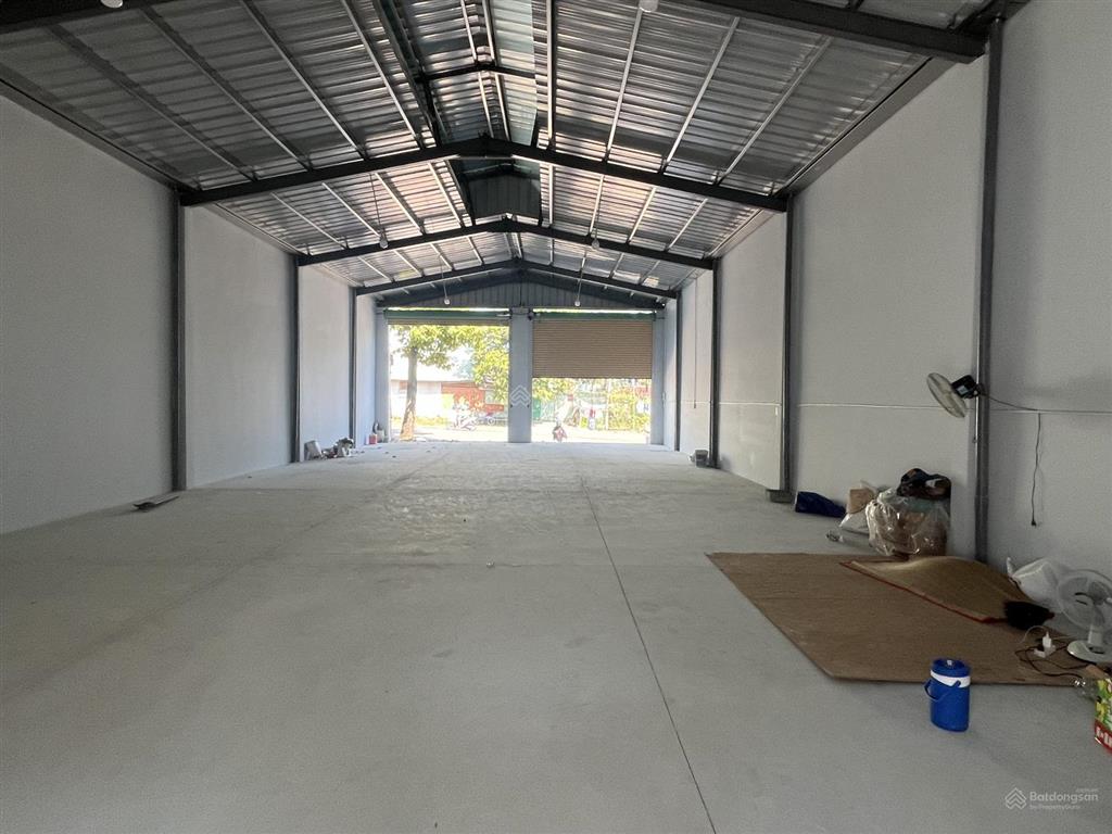 Cho thuê xưởng mới 260m2 tân bình dĩ an đường nhựa xe tải hết tấn