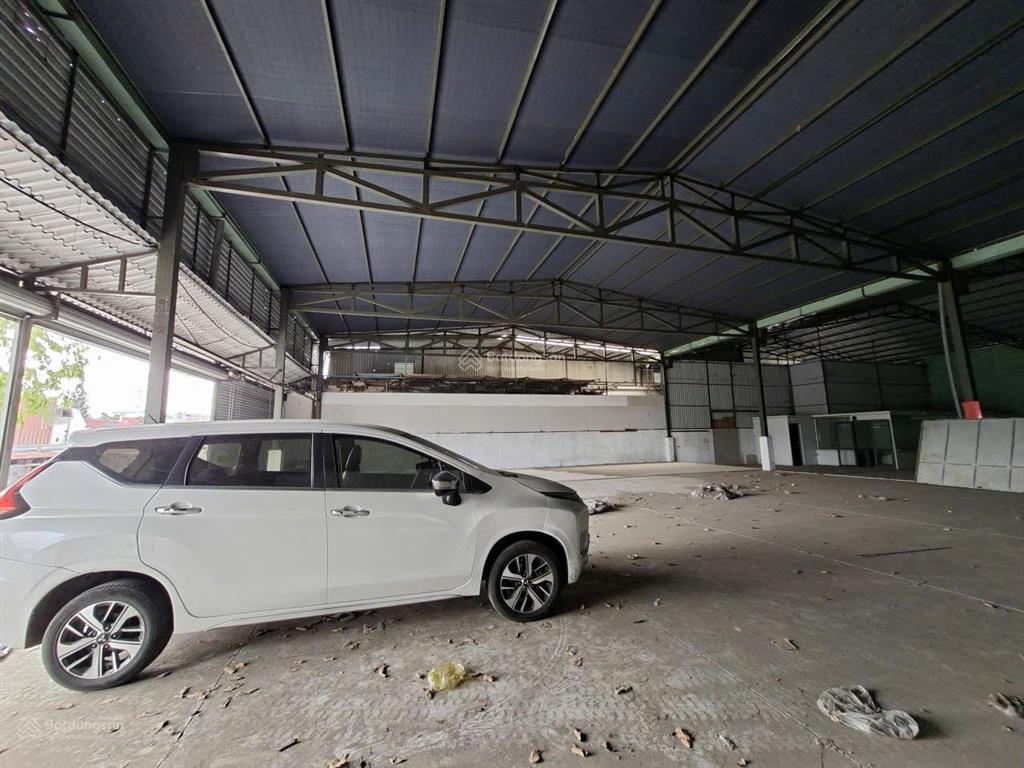 Cho thuê xưởng 1000m mặt tiền đt743 gần sóng thần và visip 1