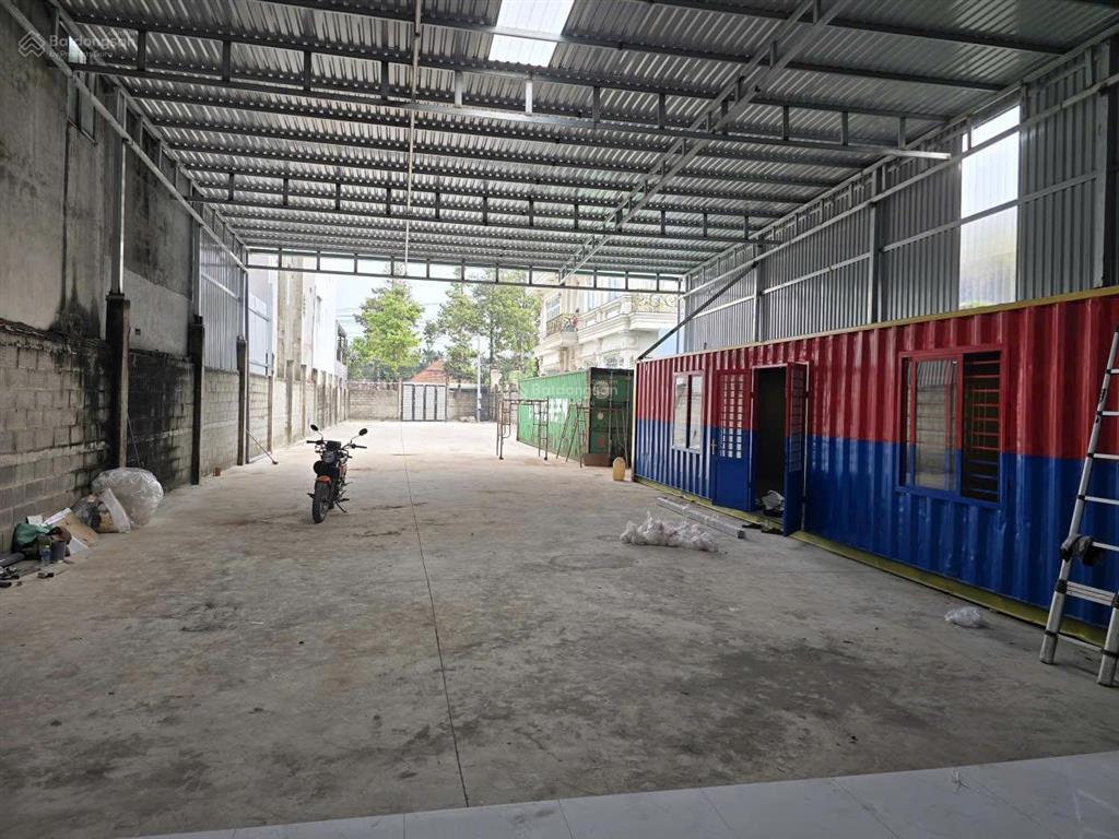Cho thuê xưởng 700m2 tân bình dĩ an đường xe công có văn phòng và 3 pha
