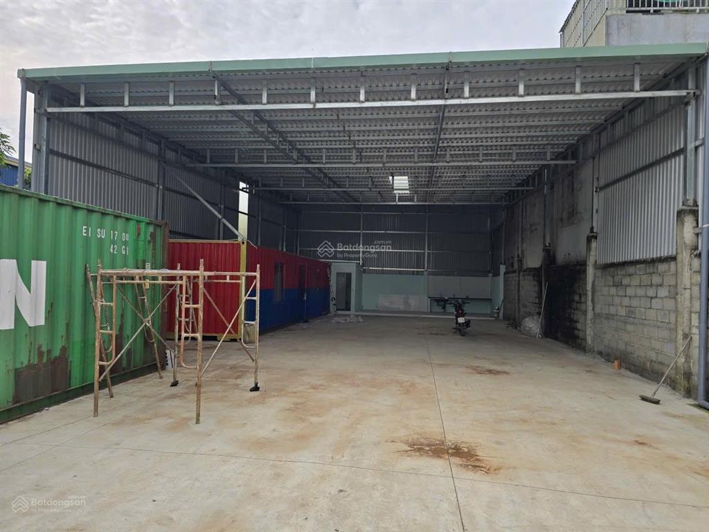 Cho thuê xưởng 700m2 tân bình dĩ an đường xe công có văn phòng và 3 pha