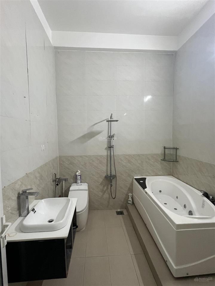 Cho thuê nhà trệt lầu đường nhựa vỉa hè gần bến xe tân đông hiệp dĩ an