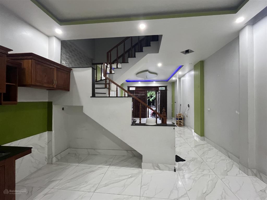 Cho thuê nhà trệt lầu đường nhựa vỉa hè gần bến xe tân đông hiệp dĩ an