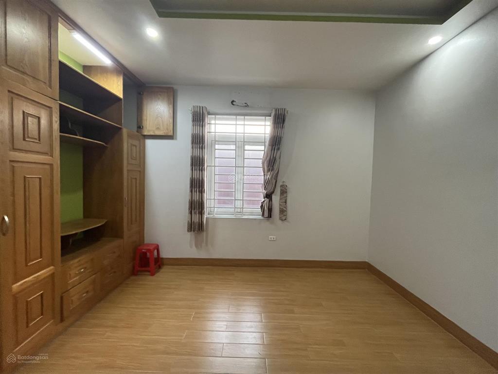 Cho thuê nhà trệt lầu đường nhựa vỉa hè gần bến xe tân đông hiệp dĩ an