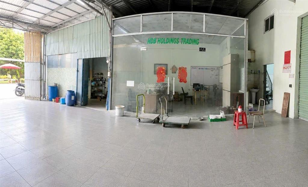 Cho thuê xưởng 400m2 phường tân đông hiệp dĩ an gần ngã tư chiêu liêu